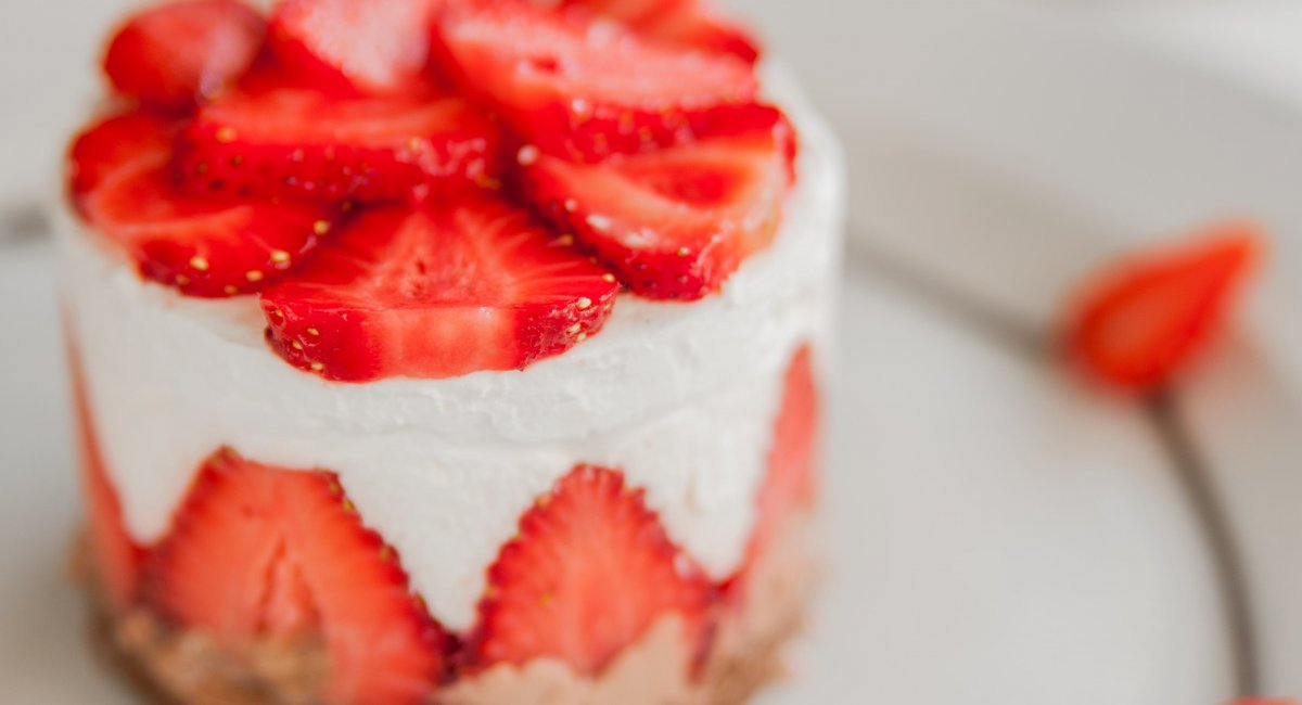strawberry torte